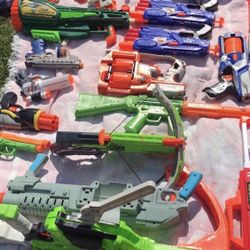 Bonche De Nerf Guns And Different 