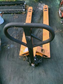 U line Long fork pallet jack