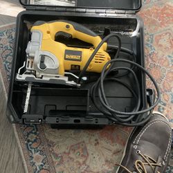 Dewalt Gif Saw Tool 