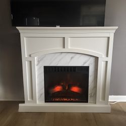 Electric Fireplace 45in. (Open Box Condition)