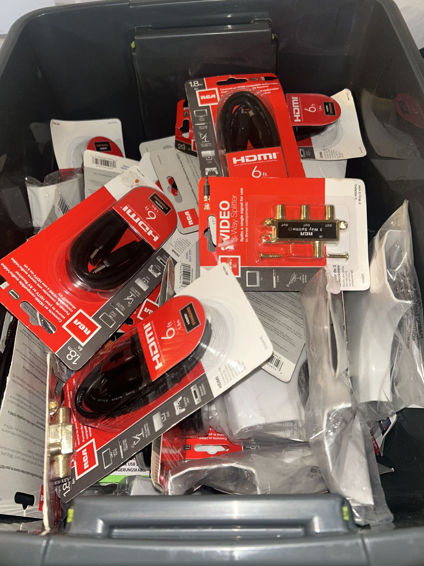 LOT OF HDMI CABLES/CABLE COVERS