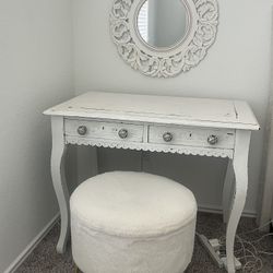 Beautiful Antique Table Set White Wash 