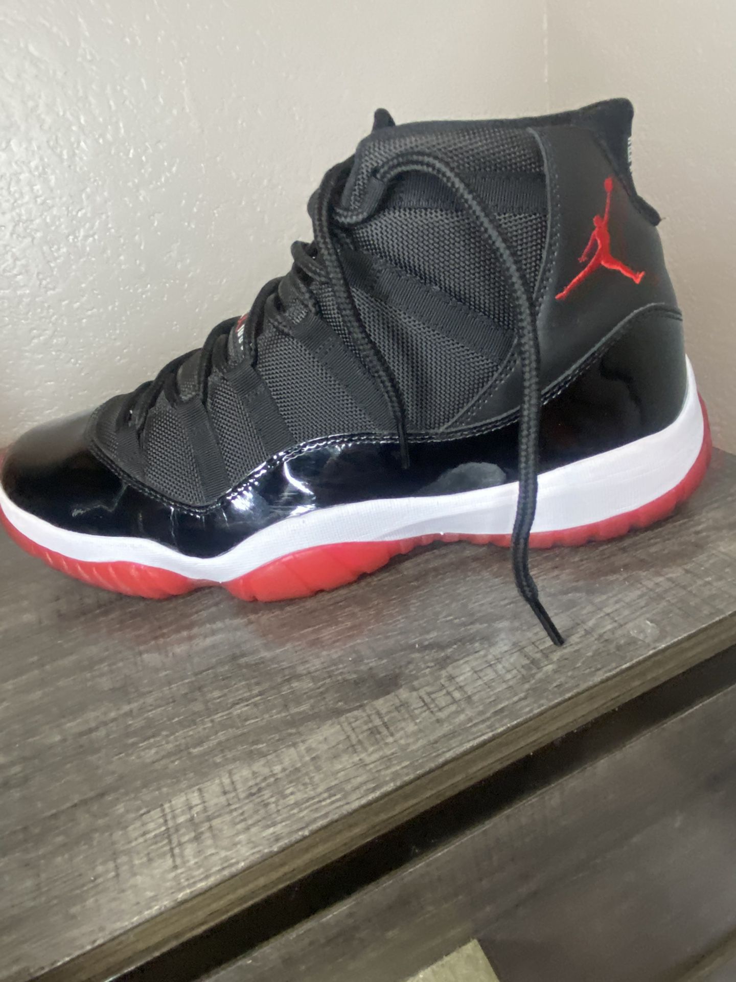 Jordan 11s Bred Size 12 (the light in Pics reflect and Make it Look Scuffed No Marks)