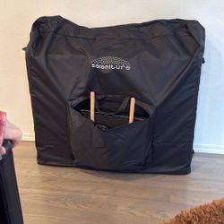 Saloniture Massage Table