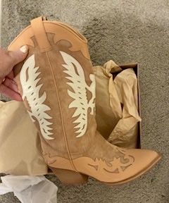 Women's Cowboy Boots Size 8