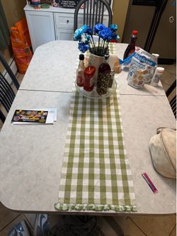 Kitchen table with 4 chairs