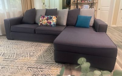 Sectional Sofa - Good conditions