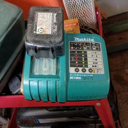 Makita 18 Volt Charger And Battery