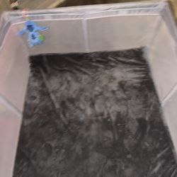 Baby play pen