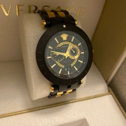 Versace greek clearance key watch