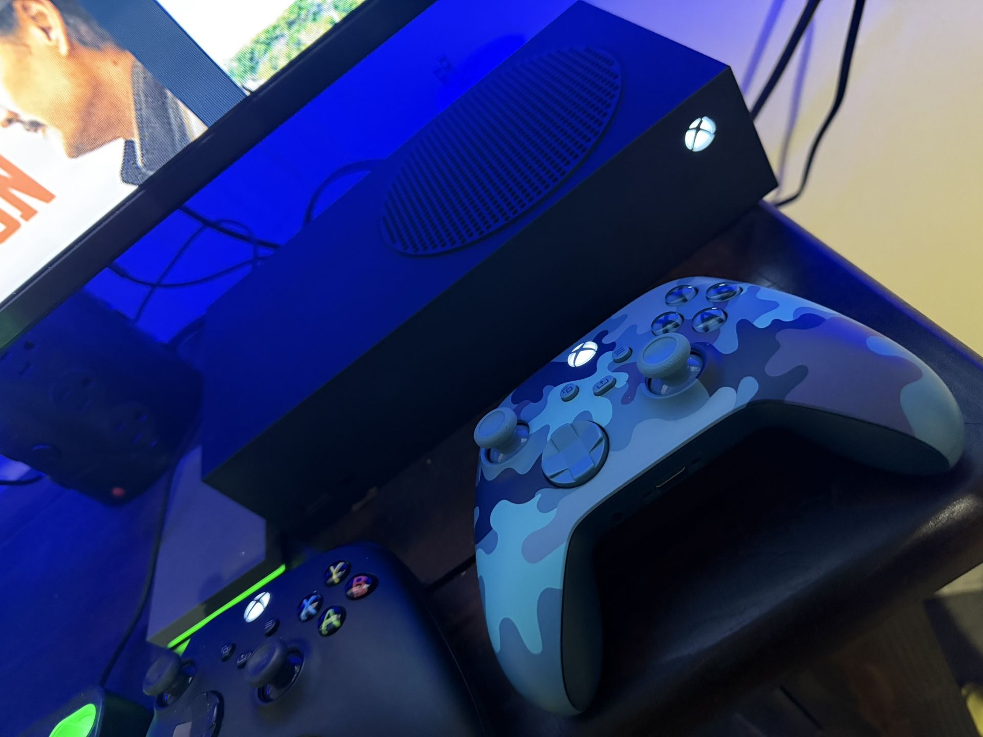 Xbox x/s 1TB (No box Broke it) “Read Description” New! 