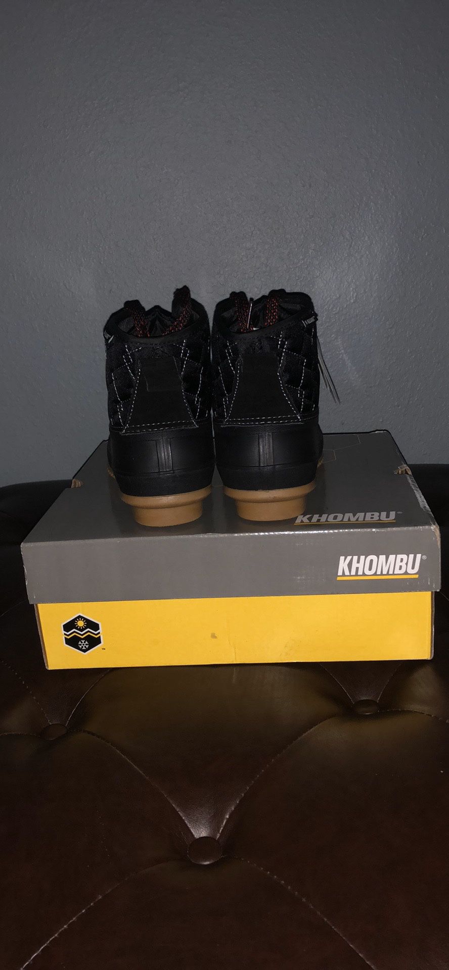 Khombu boots size 9