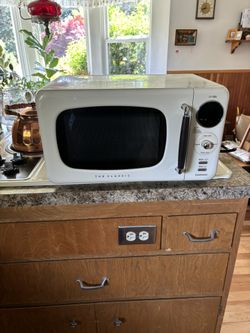 Retro Style Microwave