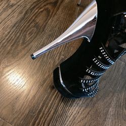 Black Shoes Multi Stones On It 