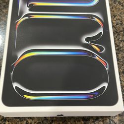 Newest apple ipad M4 256 gb with 2 years apple care plan paid off fully 