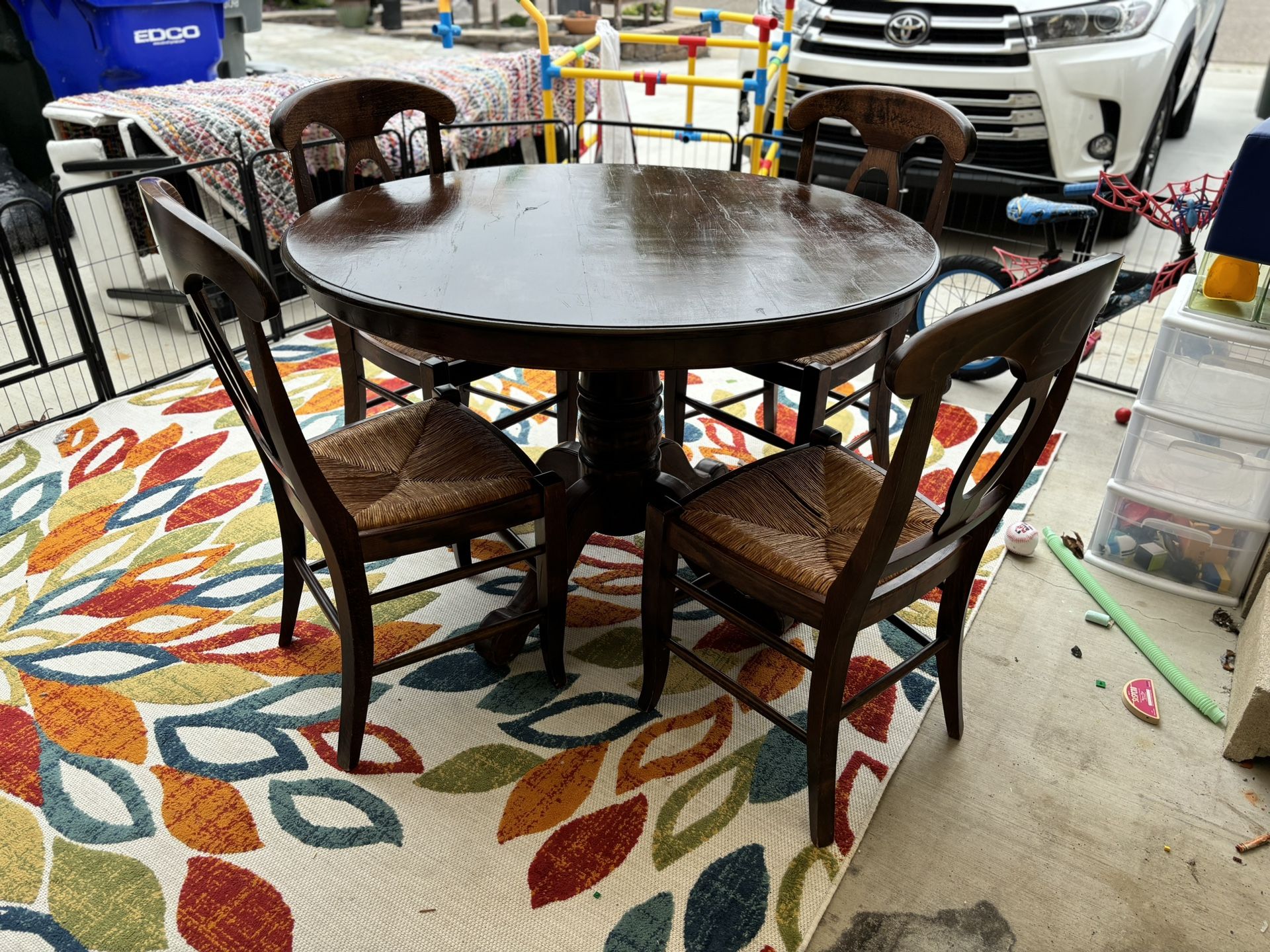 Pottery barn Kitchen Table And Chairs 