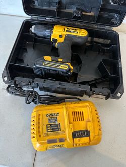 DeWalt 20V MAX Cordless 1/2 in. Drill/Driver With Battery and Charger