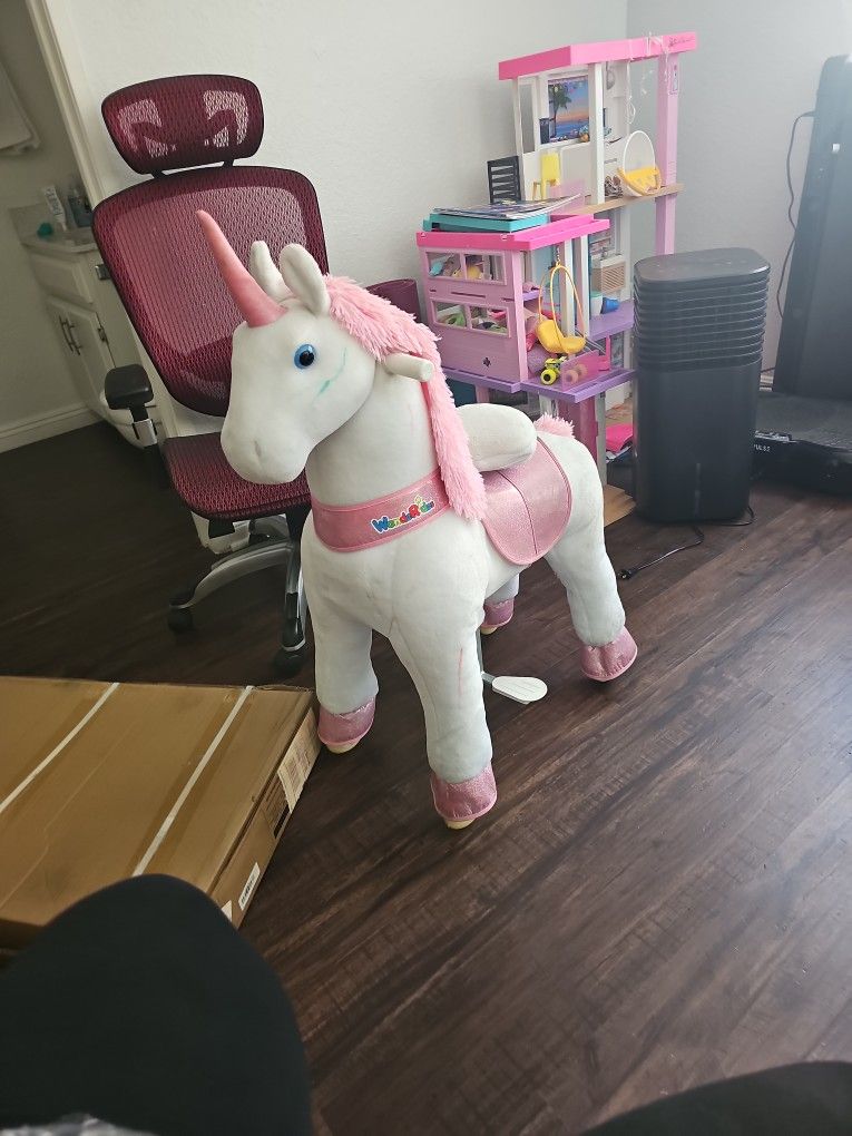 WonderRides Ride On Hourse Unicorn