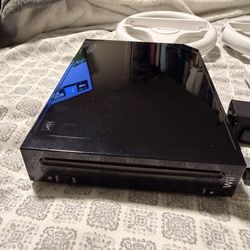 Wii Black Console with 4 Controllers Super Smash Bros Brawl