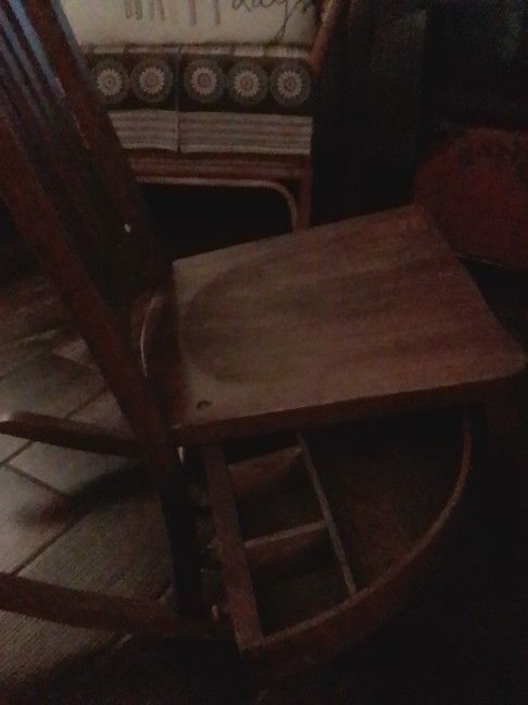 1900 wooden Rocking Chair.