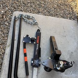 CURT weight distribution hitch