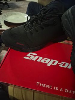 Men shoes size 13