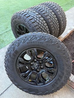 2025 zr2 Chevy 1500 wheels and tires