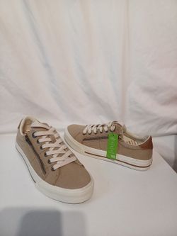 TAOS Footwear Women's Sneaker 