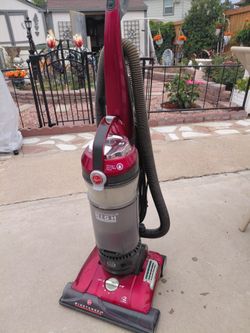 HOOVER Wind-Tunnel Vacuum