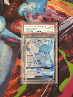 PSA 10 Pokemon - Glaceon GX Hidden Fates: Shiny Vault Holofoil SV55/SV94 English