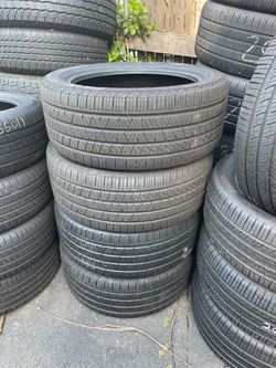 285/45R21 Continental run flat 285/45/21 80-85% tread matching set of 4 used tires in excellent condition 400$ for 4 tires plus tax. Mount available