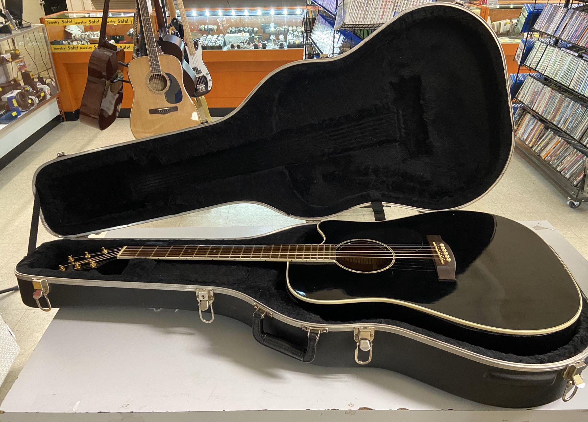 Takamine Acoustic/Electric Guitar