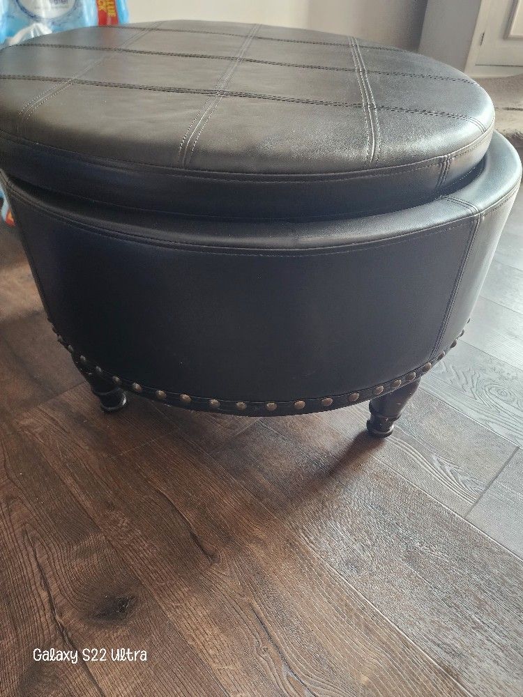 Faix Leather Black.ottoman