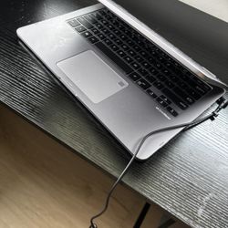 2023 Asus Perfect Condition (turns Into A Tablet Touchscreen)