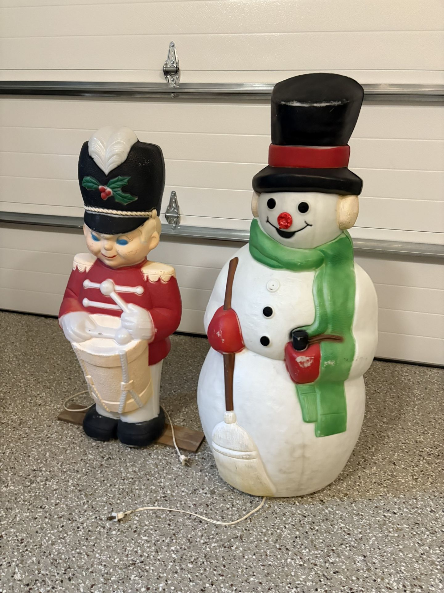 Blow Mold Soldier And Santa