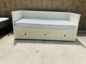 Twin Bed