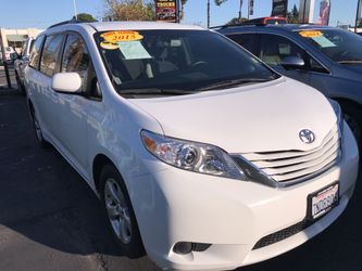 2015 TOYOTA SIENNA LE LIKE NEW! STK#17278