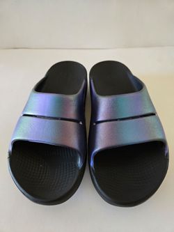 Oofos Women's Size 8 Sandals