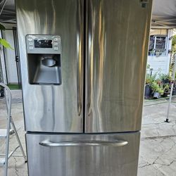 REFRIGERATOR 