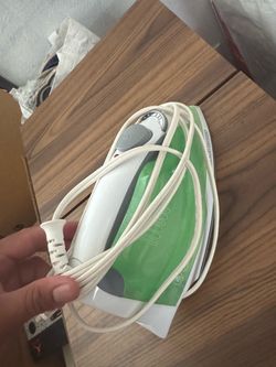 BLACK+DECKER IR02V steam iron, 1200W.