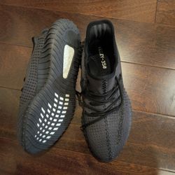Adidas Yeezy 350  NEW  Size  10, 5
