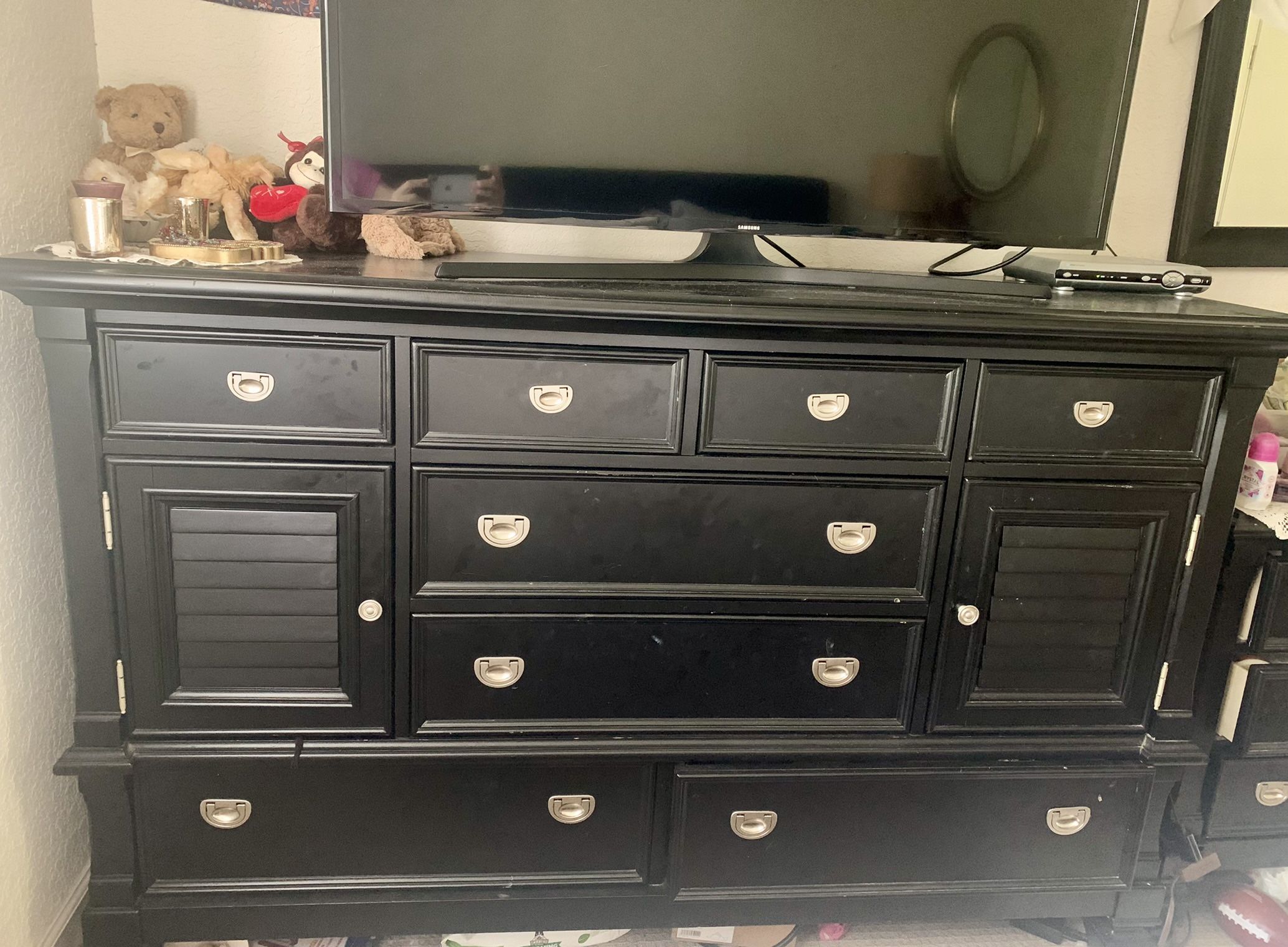 Dresser  With Cabinets, Shelves And Easy Sliding Drawers 