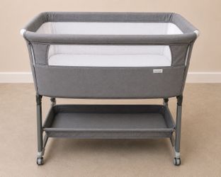 Baby Bassinet Bedside Sleeper – Good Condition