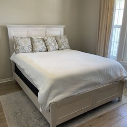 Intercon Queen Bedframe w/ Queen Mattress 