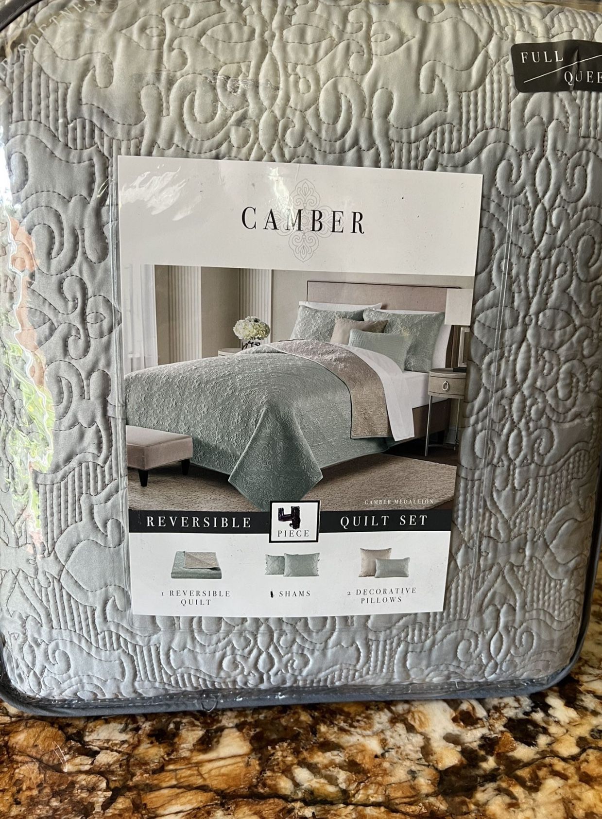 Camber Medallion 4 Piece Reversible Full/Queen Quilt Set