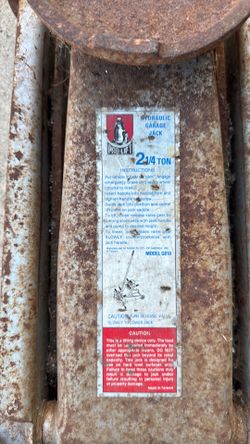 Pro-Lift 2¼-Ton Hydraulic Floor Jack - Works