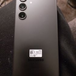 Samsung S24 5G Practically New; Perfect Condition. (My Mother Never Got Used To It)
