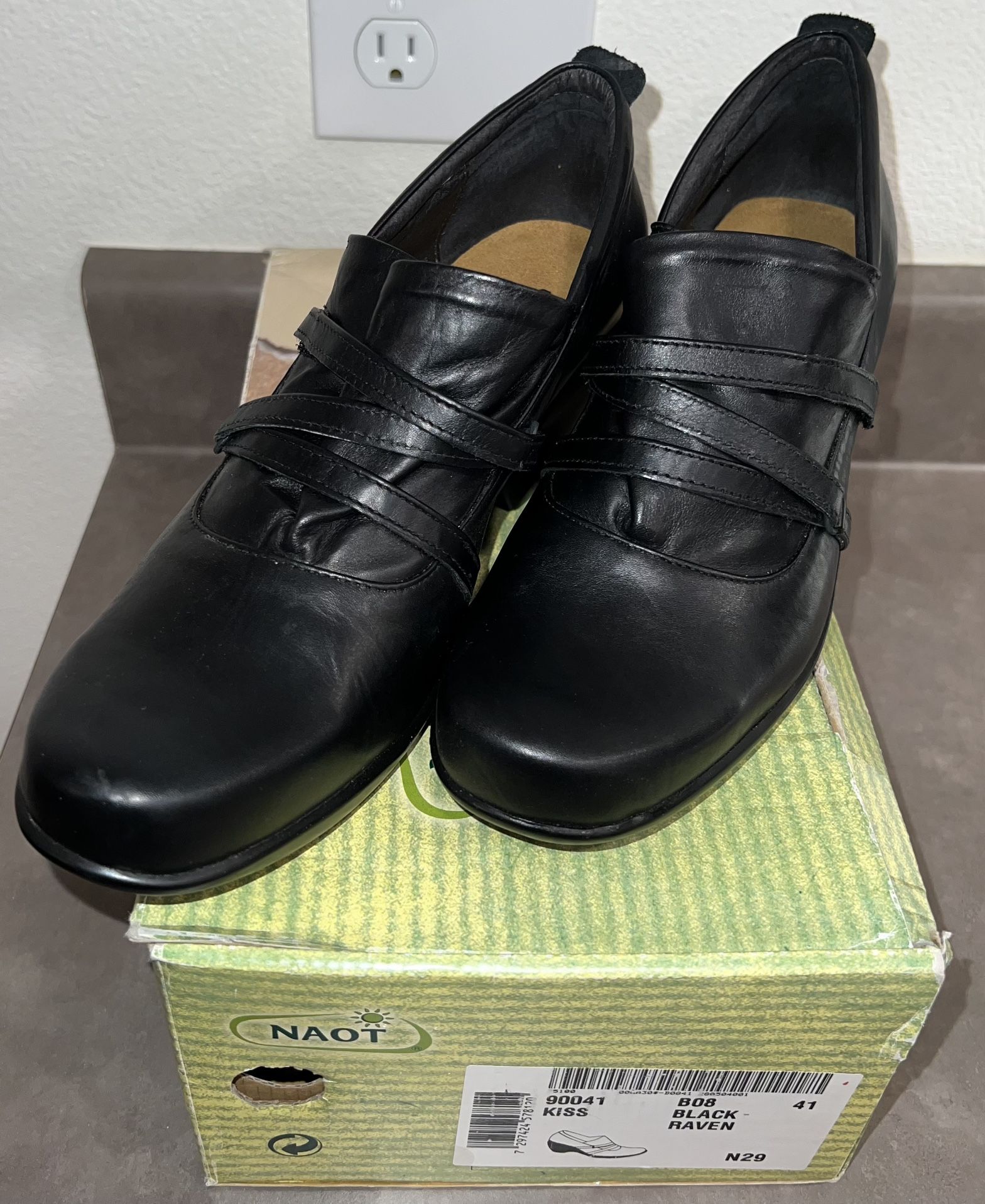 NAOT NIB KISS BLACK RAVEN SHOES BOOT SHOES SZ 10 US 41EU Comfort Black Leather