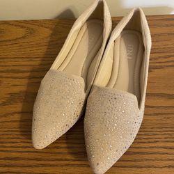 Brand New Woman’s Musshoe Pointy Toe Flats With Gemstones Size 9.5