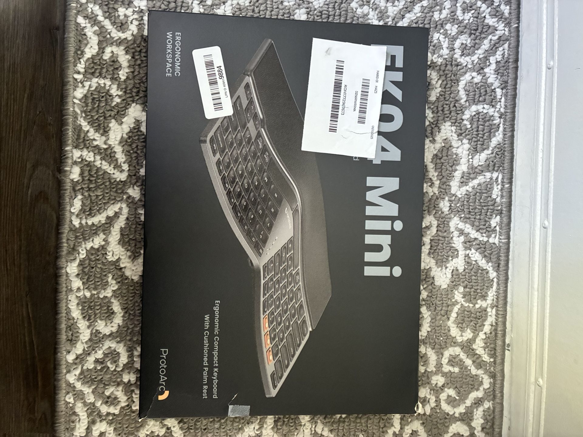 EK04 Mini Compact Wireless Ergo Split Keyboard